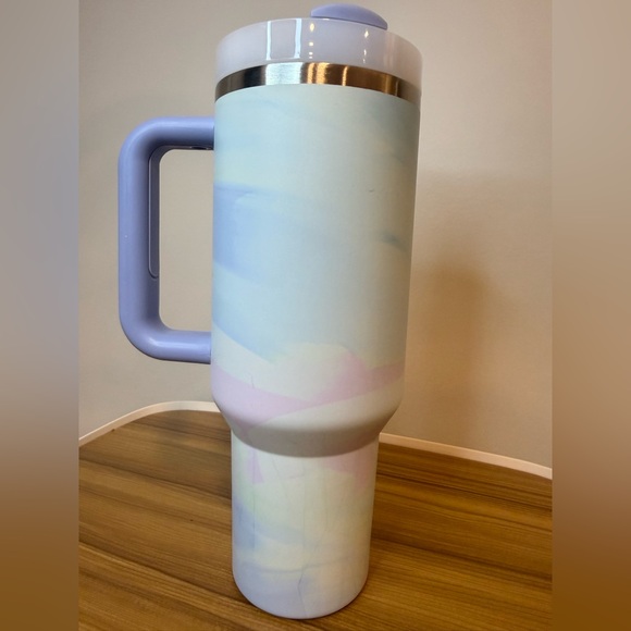 Stanley Quencher 40 oz Tumbler w/ Handle - Blue Peony Swirl - Picture 4 of 7